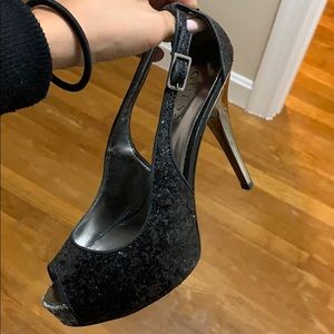 Size 8 guess heels